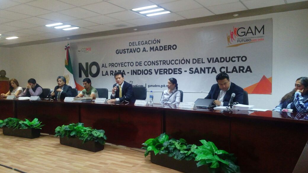 ElBigDataMx's tweet photo. #Ahora | En conferencia, Víctor Lobo (@vhlobo) dijo que es una toma de pelo la construcción de viaducto la raza, solo beneficia a empresas https://t.co/l2oaT10EVE