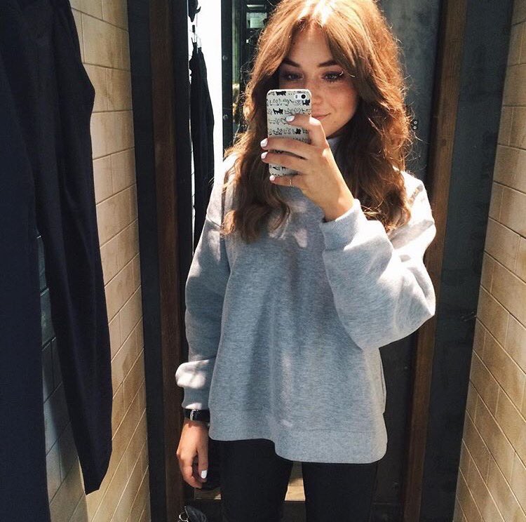 rpgopl2's tweet image. - weronika zalazinska.
- Eleanor Mills.
- 20 ans.
- Étude en développement du commerce international.