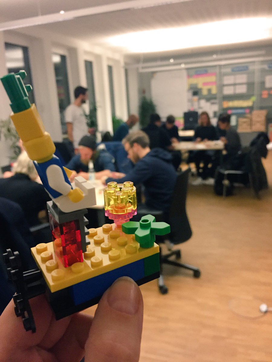 servicedesignhh's tweet photo. How do you feel while using public transportation services? Play it! #brickporn #lsp #lego w @michaelmartens_ https://t.co/Tkxg5bWe3Z