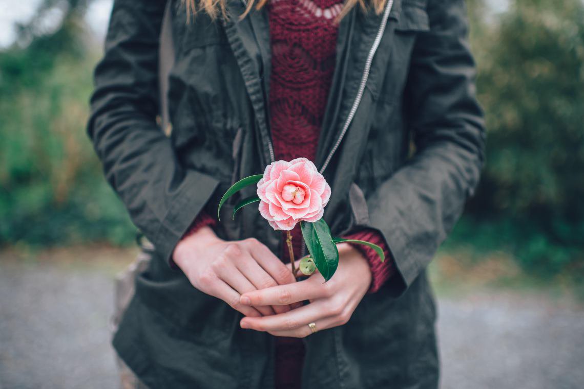 ThoughtCatalog's tweet photo. Girl, You Are Worth The Chase https://t.co/uhktjDK8l0 https://t.co/V7Rxbt1vIj