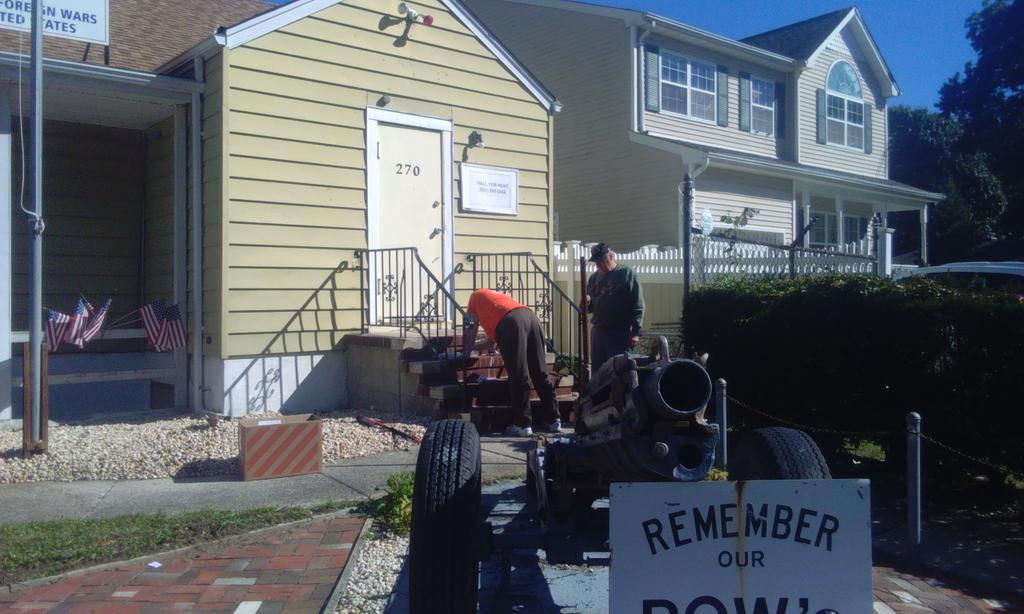 djjs1002's tweet photo. 1267 in action, concrete repair at local VFW...# Salute to service !! https://t.co/rJIPfWB7lS