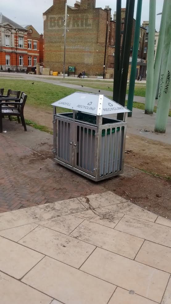 Grt work fm @lambeth_council Park Officer completing @windrushsquare bin replacement prog. Here to a cleaner/env. conscious Brixton centre