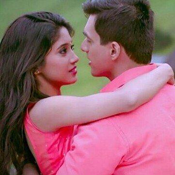 imshivangijoshi's tweet photo. @momo_mohsin #yrkkh https://t.co/rwK0qB2GJD