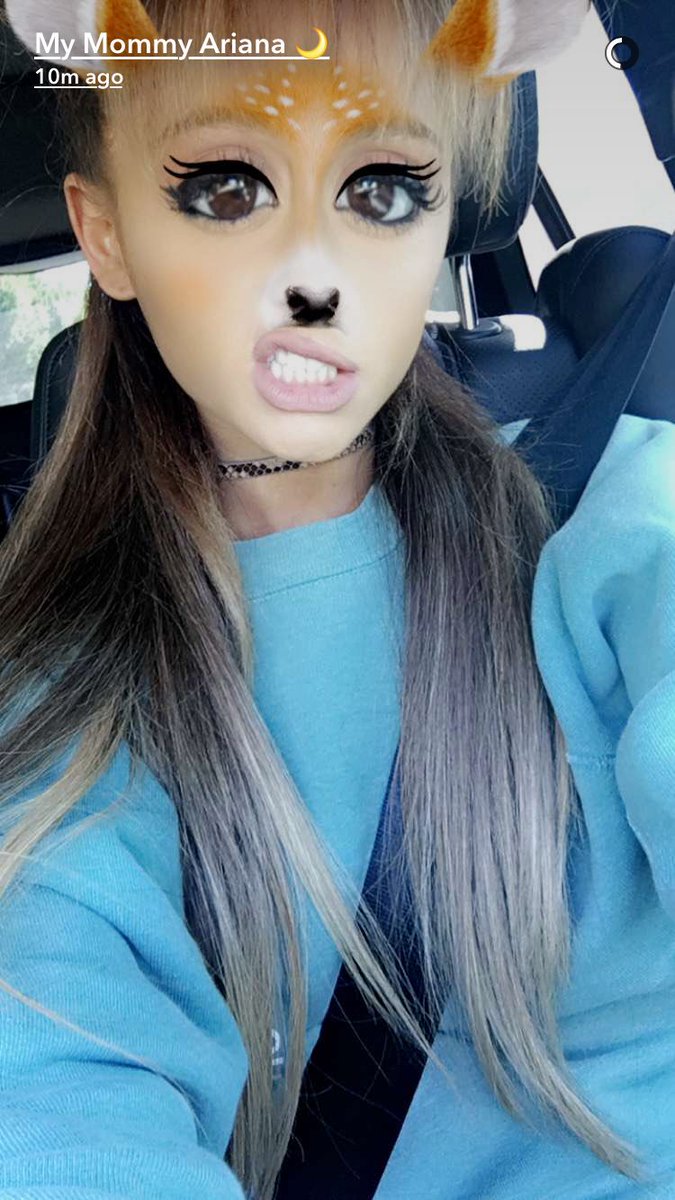 pinkari_'s tweet photo. I’m voting for @ArianaGrande for Artist of the Year #AMAs 

1 Rt = 1 vote😘

*Valid vote* https://t.co/lx8KBZ4Yfm