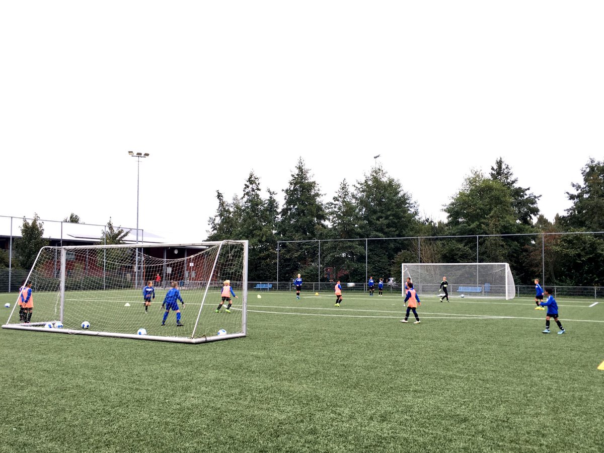 willemstrij's tweet photo. Na een korte, fanatieke training afgetrapt met @IKSO_NL bij O13! Benieuwd naar de ervaringen de komende tijd. https://t.co/kYh9o91wy0