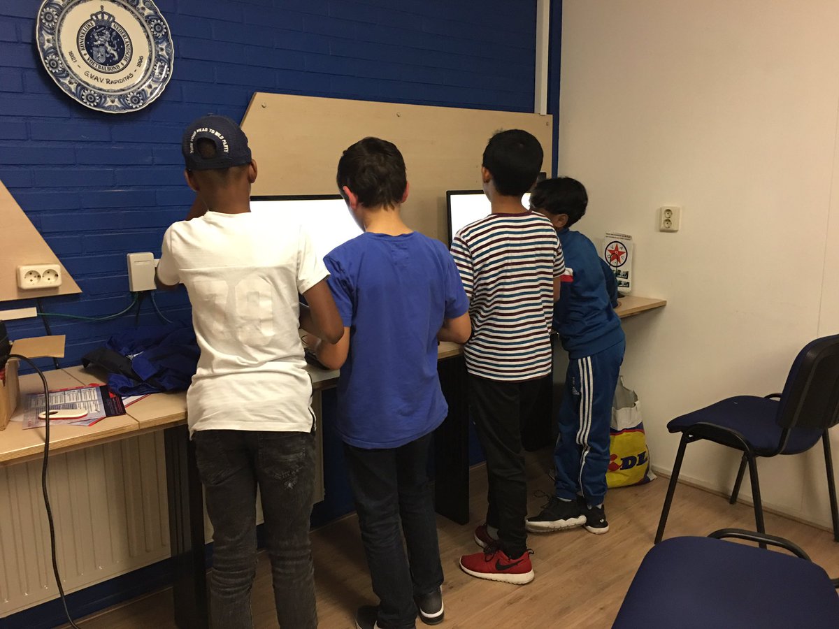 willemstrij's tweet photo. Na een korte, fanatieke training afgetrapt met @IKSO_NL bij O13! Benieuwd naar de ervaringen de komende tijd. https://t.co/kYh9o91wy0