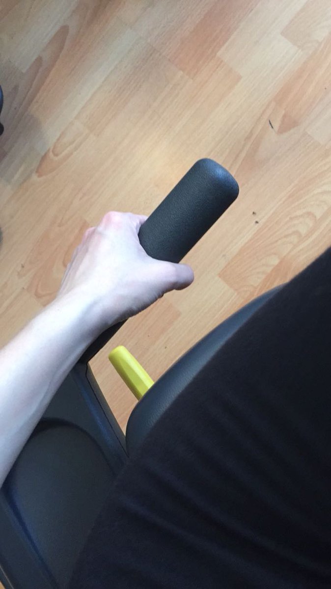 Acabada69's tweet image. A falta de chongo, voy al gym 😂