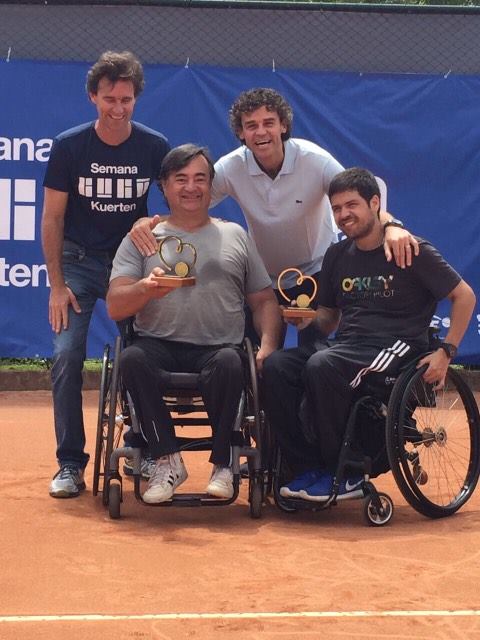 ClubM3dic0's tweet photo. Chilenos Araya y Muñoz son tricampeones en Brasil en torneo de tenis paralímpico
https://t.co/TDsyWbzzm9 https://t.co/rqRIy6Cs10