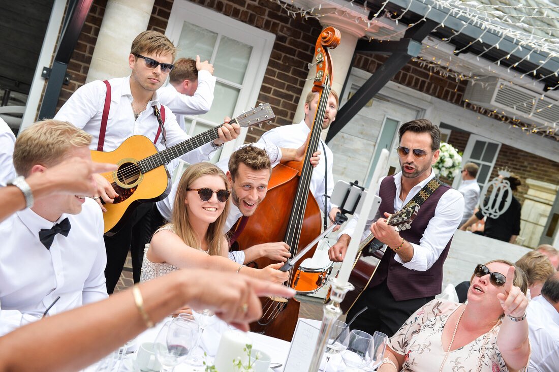 lauranstanners's tweet photo. Favourite @diamondboysUK photos from our wedding 🎤🎸🎼🎻 https://t.co/WKhjWjJQca