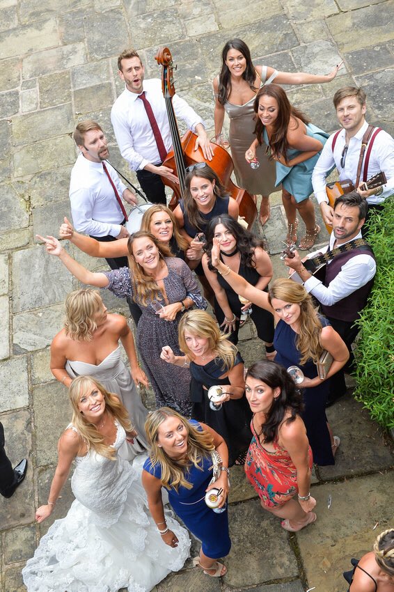 lauranstanners's tweet photo. Favourite @diamondboysUK photos from our wedding 🎤🎸🎼🎻 https://t.co/WKhjWjJQca