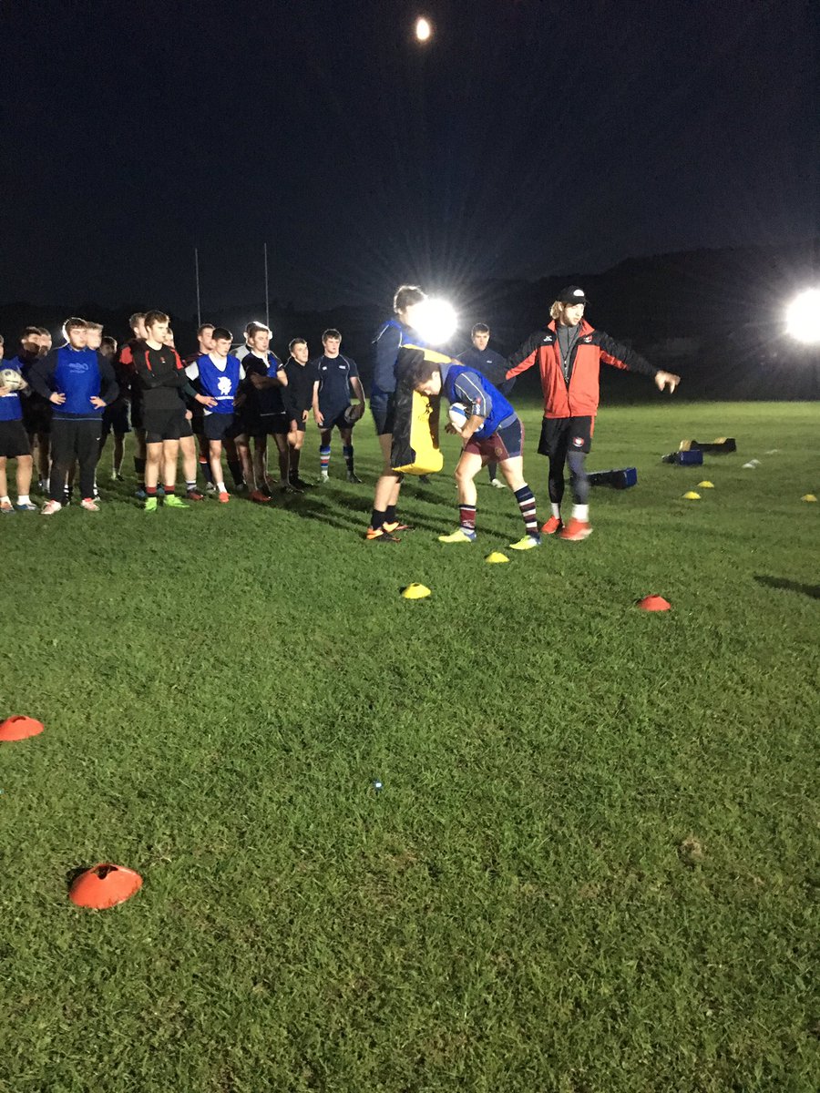 gloucesterrugby's tweet photo. 📸 #GRInLocalClubs is underway with @jacobmrowan and @BillyBurns10 at @OldPatesiansRFC with our great @GR_CommunityDpt team! https://t.co/lPHsV3OQMt