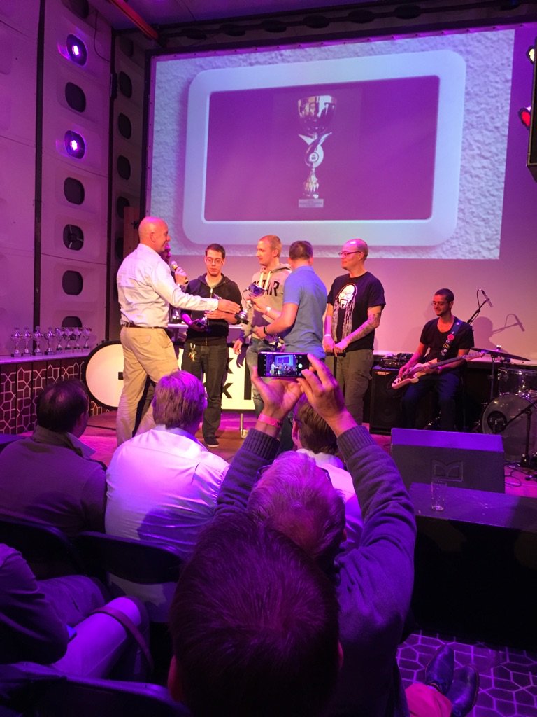 TekTokNL's tweet photo. Winnaar 'most techy hack' is....: Team Ramsey BolToon!!! Zij zijn studenten van de Hogeschool Leiden! #ttGOT #winners https://t.co/2EZRFi88bw