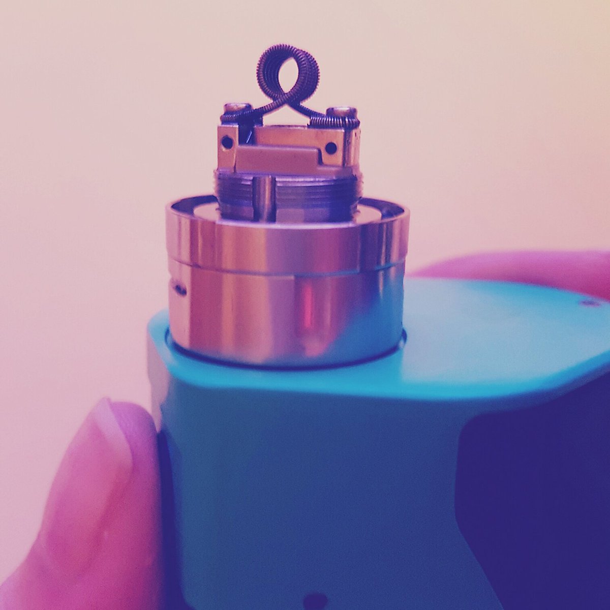 minjas_official's tweet photo. Mal schnell den #lemo2 von von #eleaf neu #wickeln... Clapton Wicklung geht übrigens auch ganz easy 😊 #dampfeuphorie #dampfen #vape #vapeon https://t.co/JXKe2cbQN1