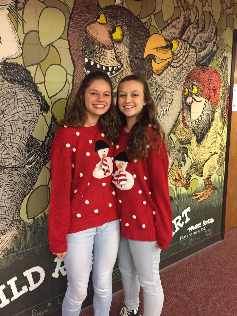 karla_kossow's tweet photo. More MFHS Homecoming Twin fun! #mfedchat #fallshs #fallspride #mfhslmc #wehaveschoolspirit https://t.co/LzXBc7HEgR