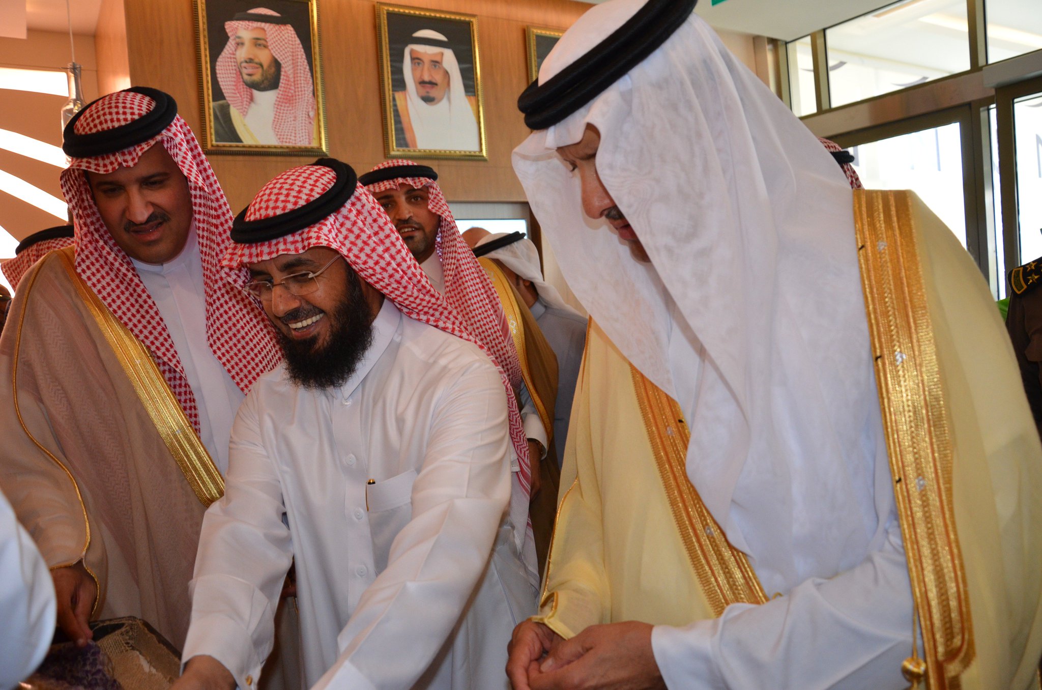 بلدية محافظة ينبع Twitterren زيارة صاحب السمو الملكي الأمير فيصل بن سلمان آل سعود أمير منطقة المدينة المنورة للمنطقة التاريخية بمحافظة ينبع