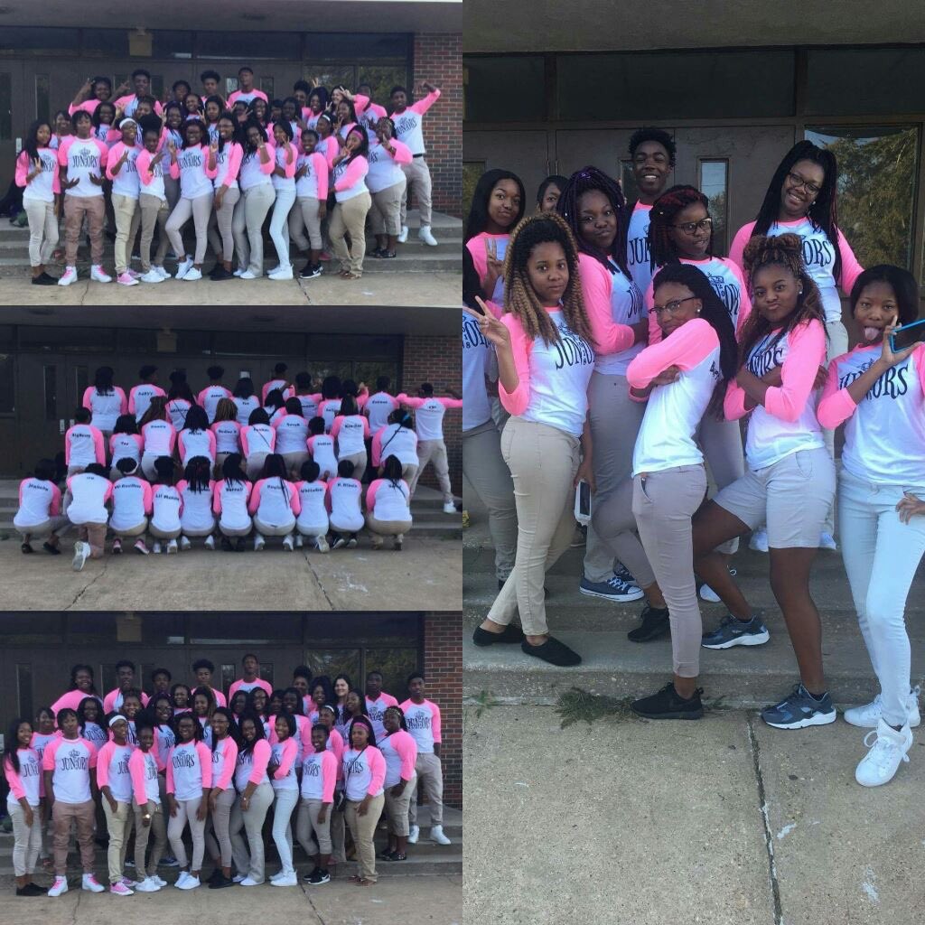 Authentic__E's tweet photo. The best to ever do it 😈💁💦. J U N I O R S 😝#FrancisMarion #HomecomingWeek #ClassT-shirtDay #BreastCancerMonth #Pink #Classof2k18 https://t.co/0cCdVz3nFQ