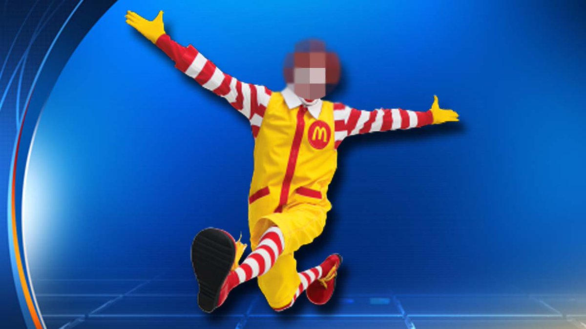.@McDonalds says Ronald McDonald keeping lower profile with reports of clown sightings bit.ly/2e4F8Db?utm_me… https://t.co/alQq1Dp0FW