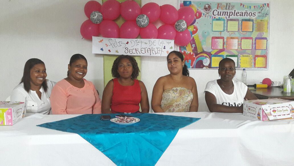 Como tributo a esta hermosa labor, les dijimos #FelizDíaDeLaSecretaria. Ellas son parte fundamental de nuestra labor.