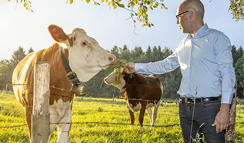 avivageninc's tweet photo. Our Livestock Drug Addiction: Crafting Canada’s Policy Plans in a Post-Antibiotic Era https://t.co/Xc05PW9PES via @TheHillTimes #AMR #OxBC https://t.co/vbA8ZL9B2V