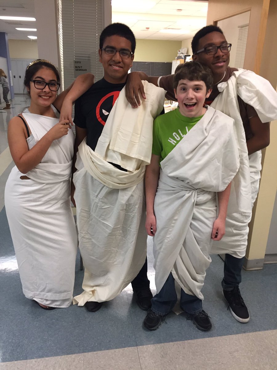 AP_JonesHCPS's tweet photo. #AHSHomecoming2016 https://t.co/JNJjrQTrdR