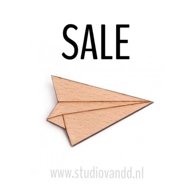 It's still SALE! profiteer nog lekker van alle bodemprijsjes: op=op! Leuk alvast voor Sint/Kerst, zoals deze gave houten broche #STUDIOVANDD
