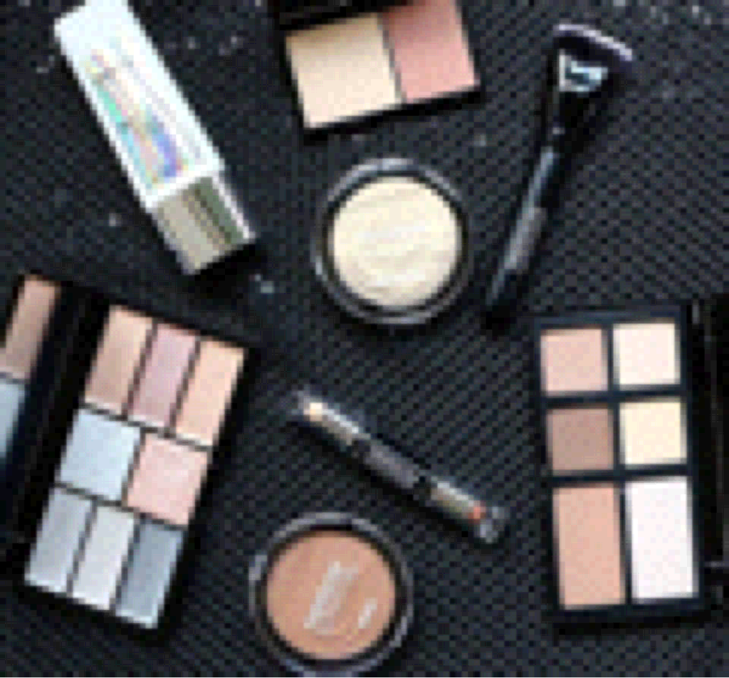 ProArtist_es's tweet photo. Tienes todos nuestros productos para iluminar y dar definición al rostro. Contouring &amp; Strobing. https://t.co/UlMg3Z8xGU