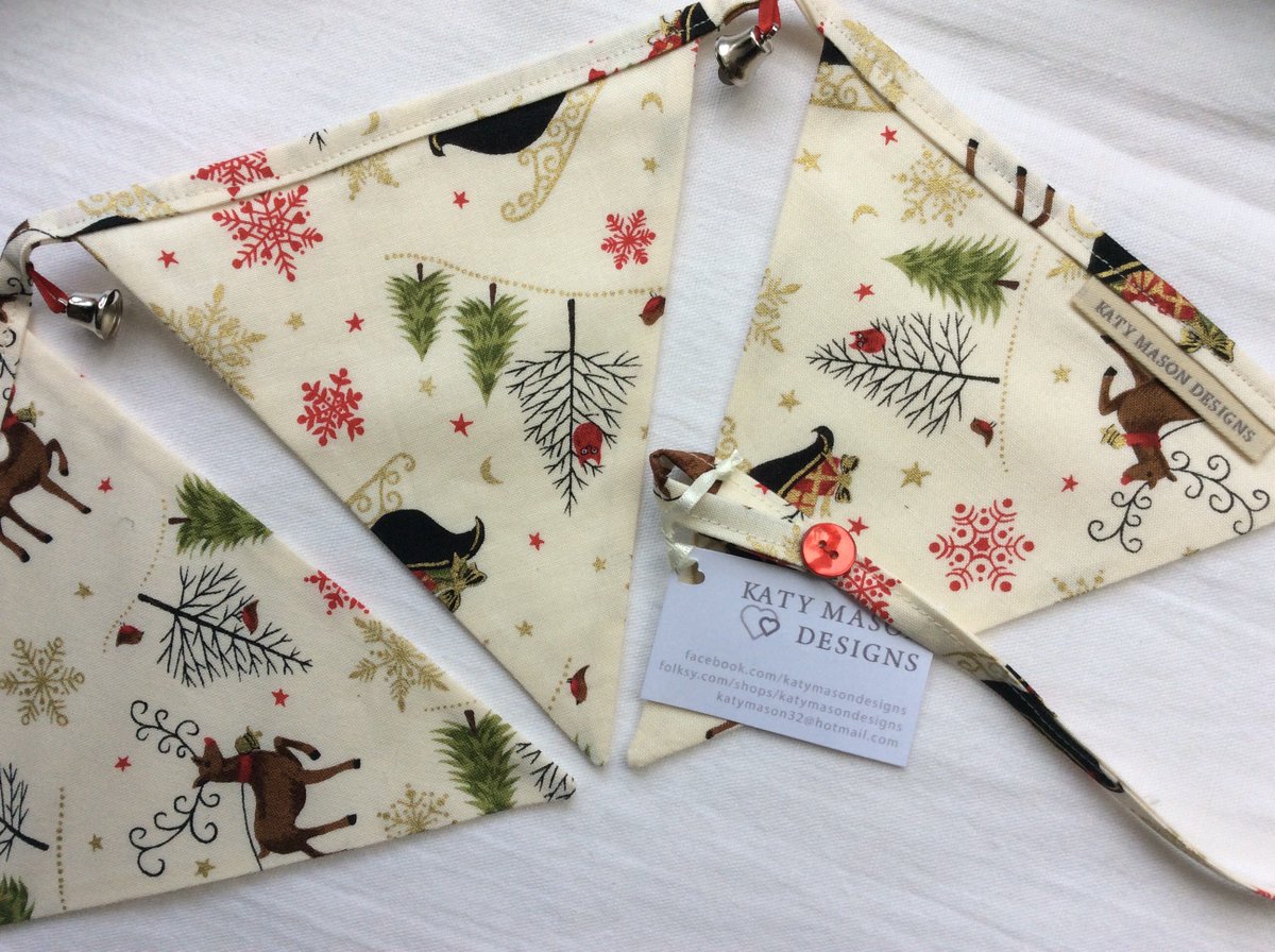 katymason32's tweet photo. #christmasbunting £13+pp #handmade #makesewbake #wineoclock to order https://t.co/P5NQEDDYaG https://t.co/7fFsgicrBS