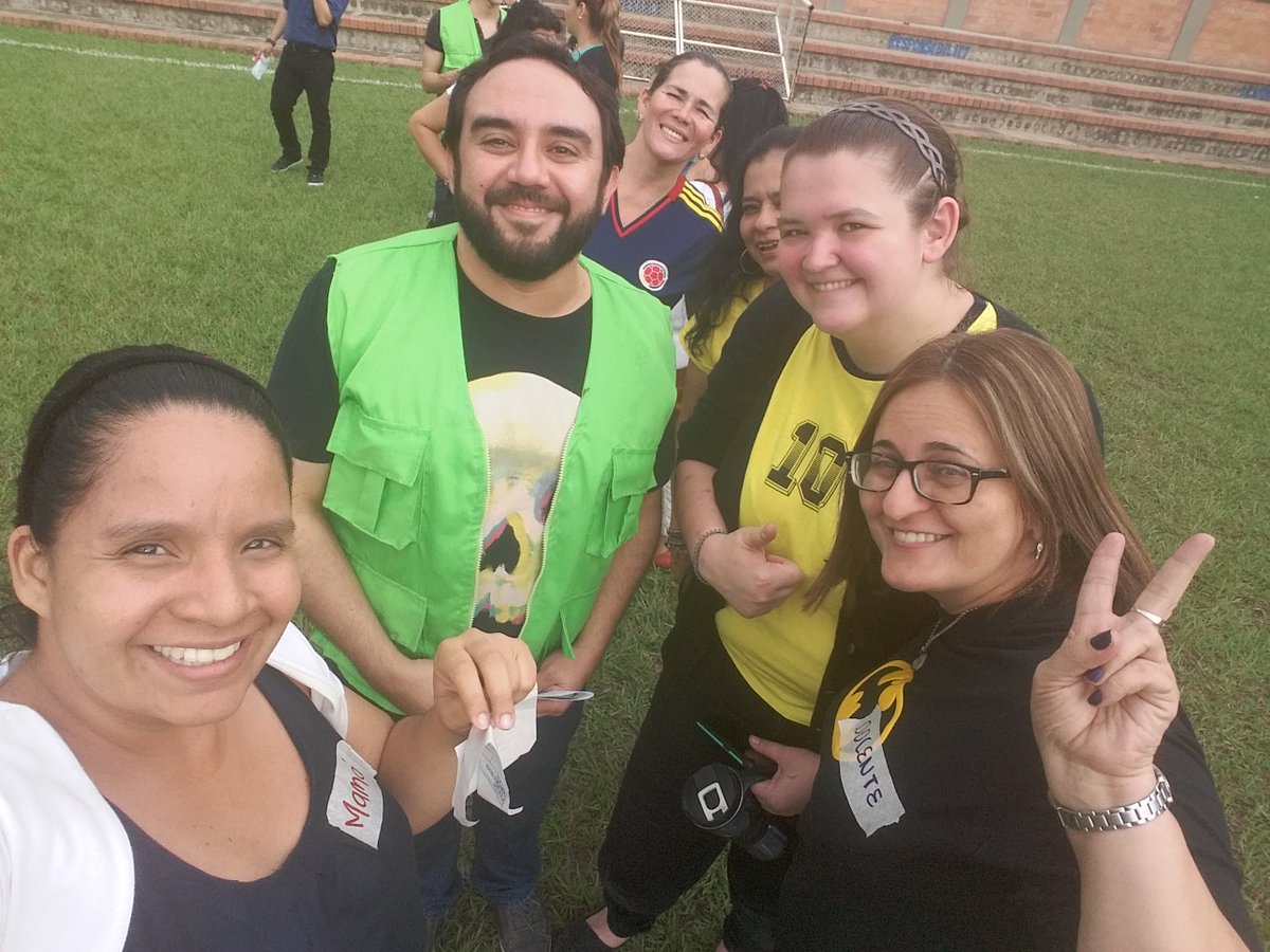 albachacon18's tweet photo. Evacuación.... Estamos a salvo!!! https://t.co/o7UpSg6Xl5