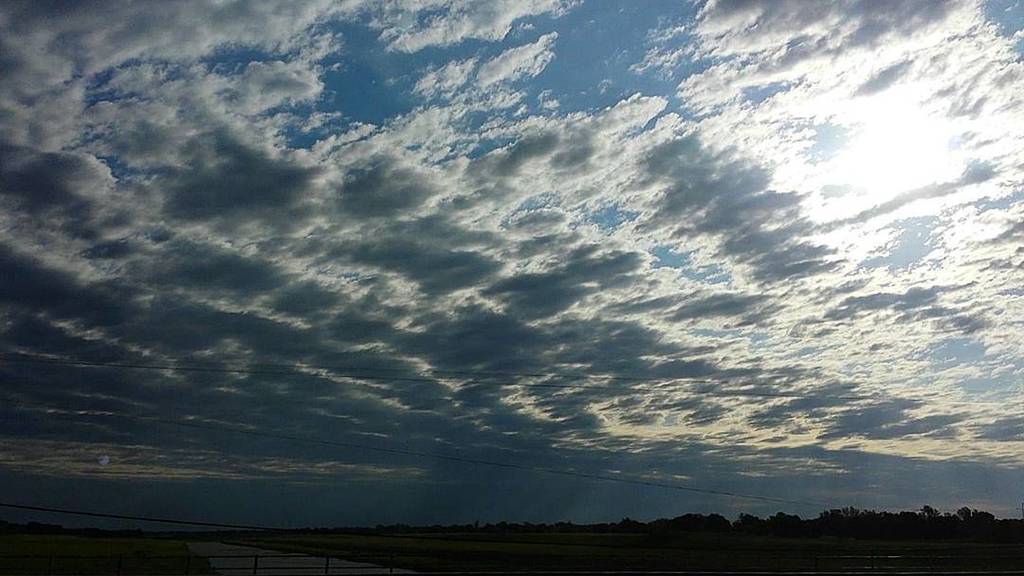 KansasTourism's tweet photo. #KansasCity #Clouds over the Big Ditch in #Wichita #Kansas (5/14/16) #kswx #kansasskies #kansasclouds #igclouds #ig… https://t.co/cvBqnTKEVd