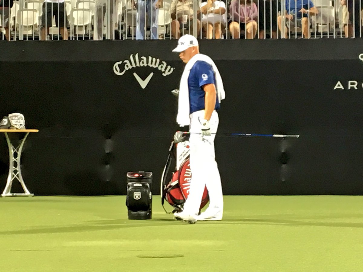 WorldLongDrive's tweet image. Upset City! Justin James (381) takes out defending #WorldLongDrive Champion Tim Burke in the Super 16