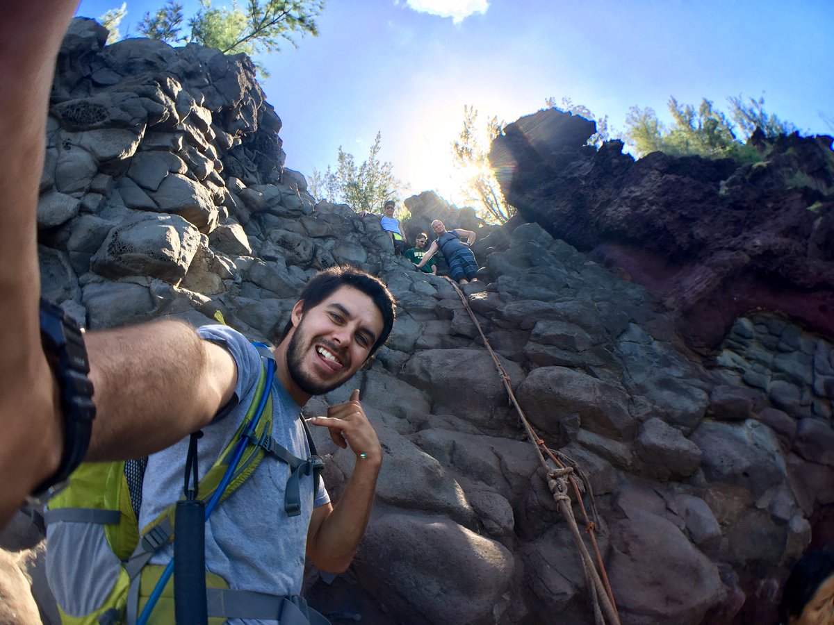 davidbarry89's tweet image. Get with it! #adventure #hawaii #optrix #travel #pro