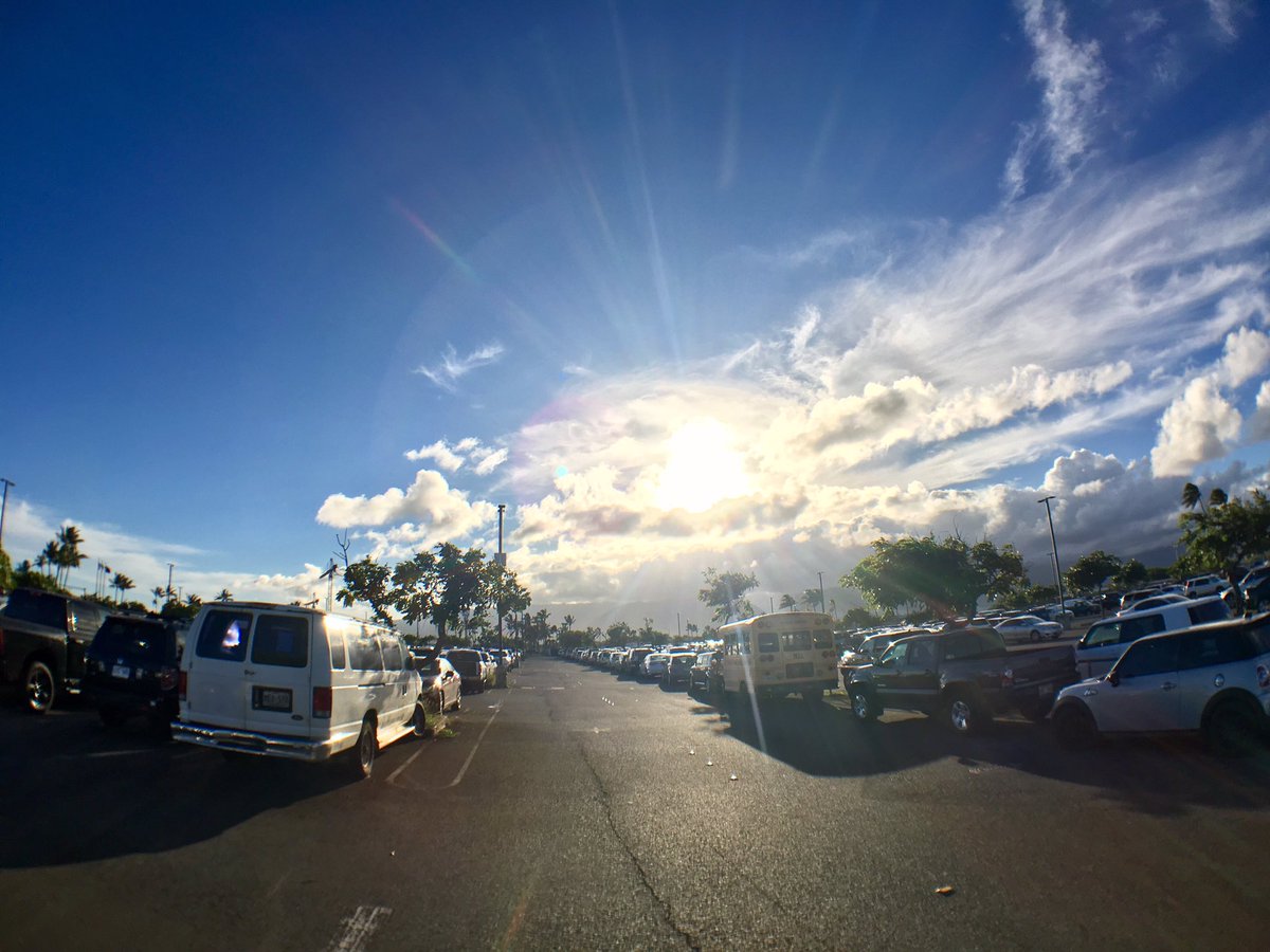 davidbarry89's tweet image. Get with it! #adventure #hawaii #optrix #travel #pro