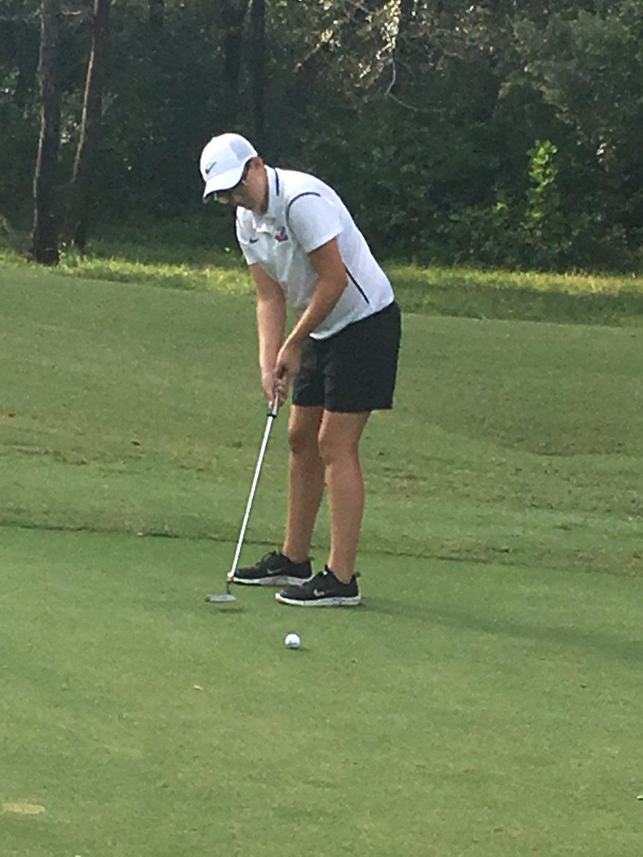coachmartyross's tweet photo. @westmustangs golf not letting rain stop them #bethehog #hangabanner2 https://t.co/2XcGb0MOvT