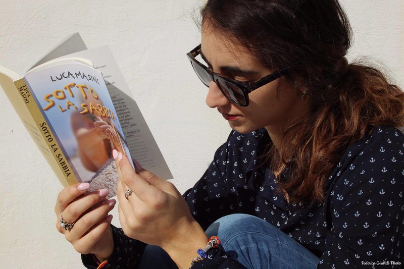 lucailmasini's tweet photo. Un copia del mio romanzo "Sotto la sabbia" è in palio nel giveaway lanciato dalla blogger Eleonora Marsella  https://t.co/1oEGGd6die https://t.co/gG0zHxaOeN