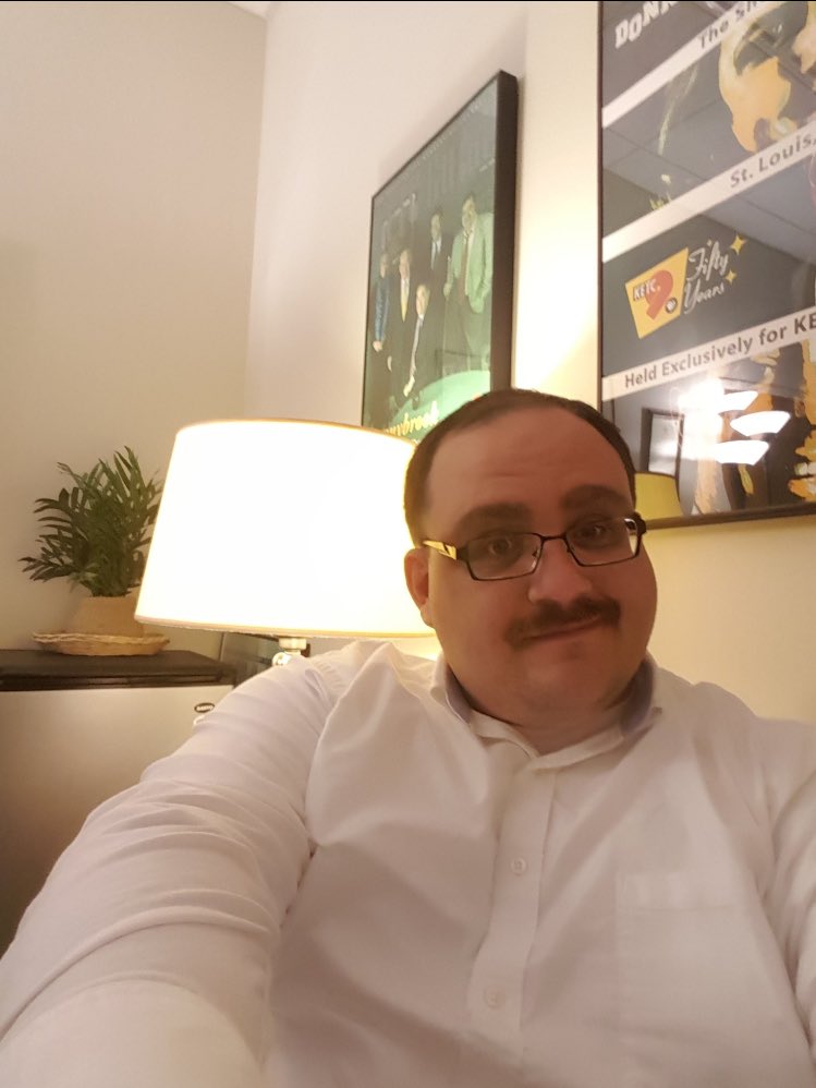 thekenbone18's tweet photo. Catchin a break from the red sweater!! #KenBone2016 #kenbonefacts https://t.co/Pcf97ziCDv