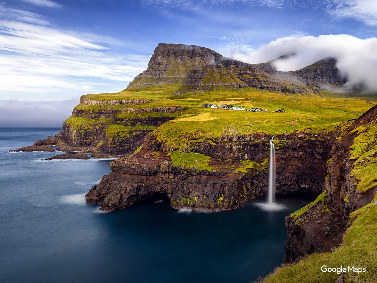 googlemaps's tweet image. The wind &amp;amp; cloud cover change frequently on Vágar, so sit tight &amp;amp; wait for that perfect photo #FaroeIslands #Denmark goo.gl/Qpd5ay