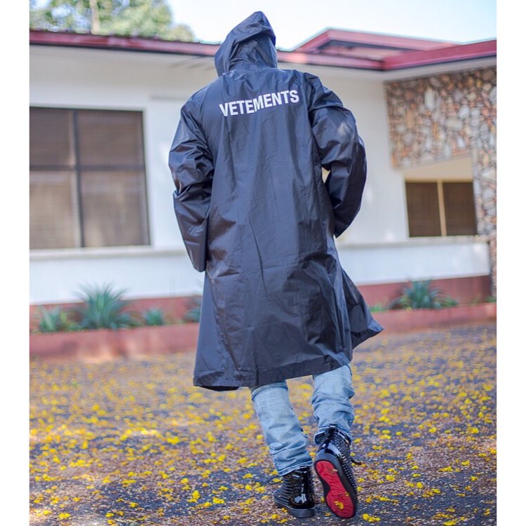 California_119's tweet photo. #Vetements 💙🤘🏾🌊@youngBrothersC @poundsborga https://t.co/y9hAOvwMhy