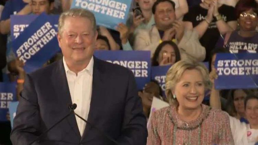 FoxNews's tweet photo. Gore re-emerges to stump for Clinton, warn of ‘climate crisis’  https://t.co/UW0DJFzp3O https://t.co/HP1hJ6j4HF