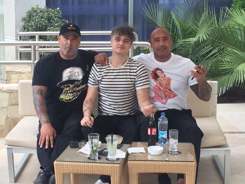 Libertines security bookends.. 'Safe as houses..'