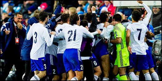 CNNChile's tweet photo. [VIDEO] Como campeones: La celebración del primer gol de visita de San Marino en 15 años https://t.co/oGTFMMomTy  https://t.co/CyXP2Xzs7o