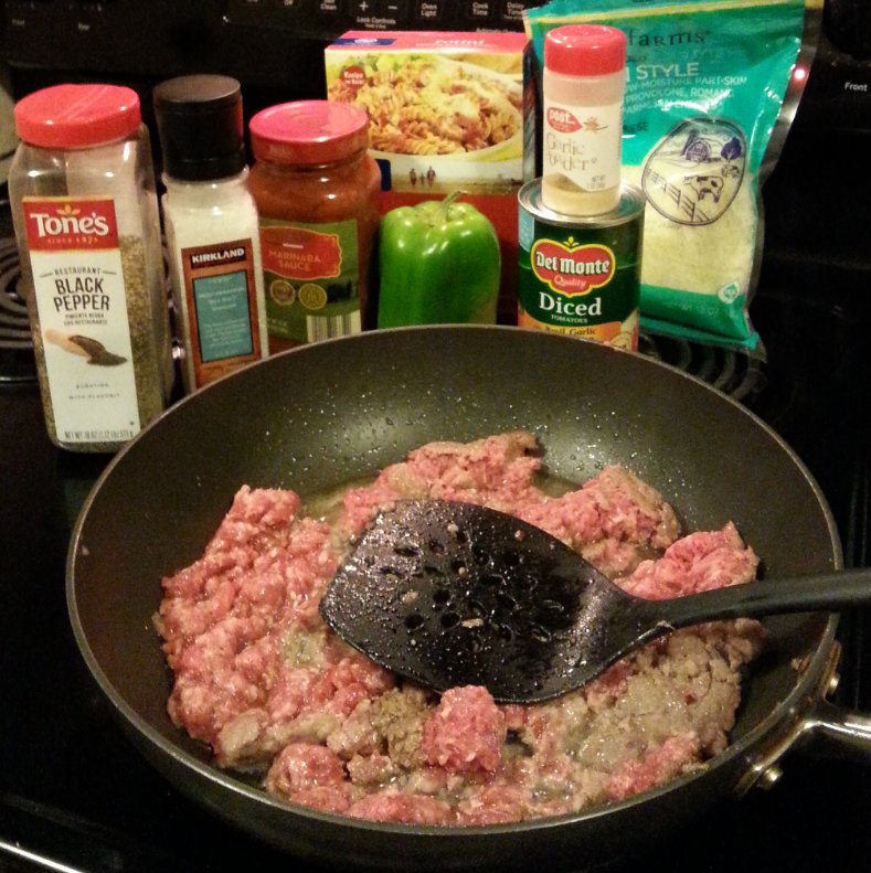 ScottySayz_66's tweet photo. @NataliaNegrotti Missing ingredient? Red pepper flakes? Have no zucchini, sry Nat.😕  #Jataliespasta #Jatalie #CookingwithNat https://t.co/BEn8mercOE