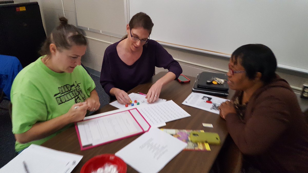 ECUcrystalECU's tweet photo. 5th grade teachers watching students in action followed by applying the strategies themselves. @FCSchoolsNC @pmubenga @drstacydstewart https://t.co/4cIrbpUEYu