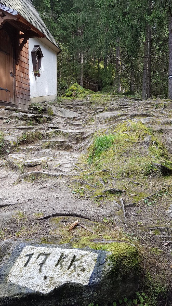 Bergnarrisch's tweet photo. Wandern wie ich es liebe.... und eine sehr schöne #BergKapelle. #Brandberg-Kapelle #Mayrhofen https://t.co/KsGYG6Jf4U