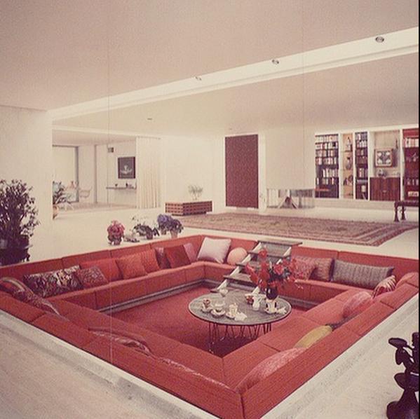 HistoryInPics's tweet photo. A 1960's ‘Conversation Pit.’ https://t.co/MZ65GPBwuG