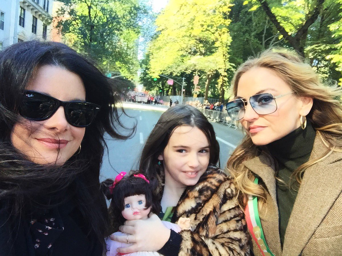 dreadematteo's tweet photo. My girls 🇮🇹🙌🏽❤️ @MissAmandaNYC https://t.co/8nopzgLIGx