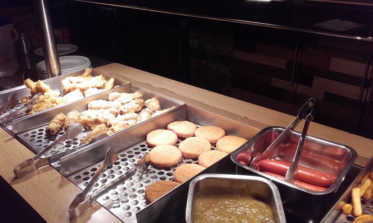 Our lovely family of 17 enjoying fish and chip shop buffet tonight #buffetsarethebest <a href="/SpencerGraydon/">Spencer Graydon</a> <a href="/Jimbentley10/">Jim Bentley</a> <a href="/WeAreSUGM/">WeAreSUGM</a>