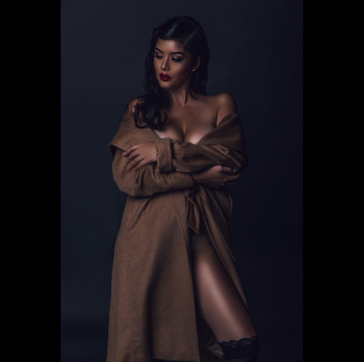 OfficialKimlee's tweet image. I'm just a girl on a mission making love to my vision 🌟