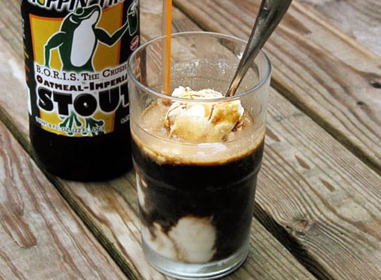 #TuesdayTreat - what's your favorite #beerfloat combo? 📷<a href="/thekitchn/">The Kitchn</a>