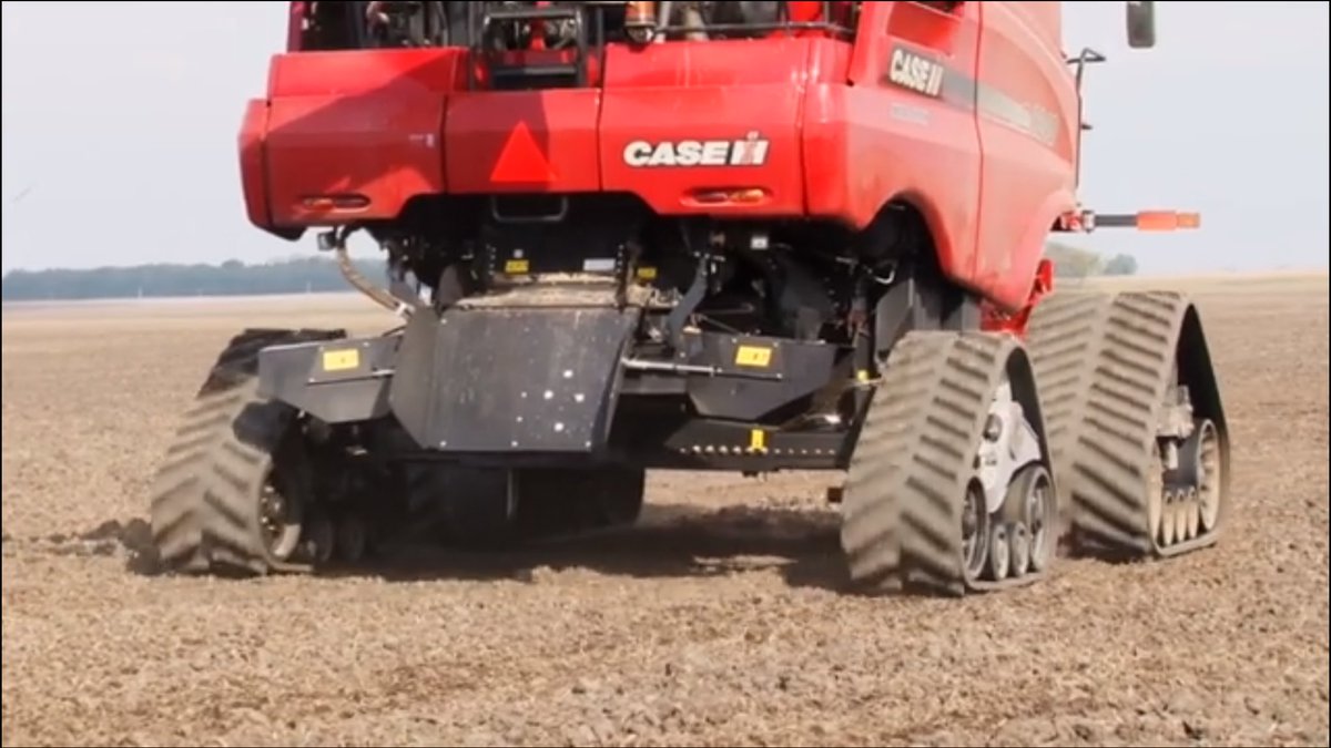 TheChadColby's tweet photo. Did you see these NEW #MudHog rear tracks? Awesome!!! @LiveWorkGrowCIA @heinsite57 @maxarmstrong @jwolf7447 https://t.co/bOHwXsBmnn