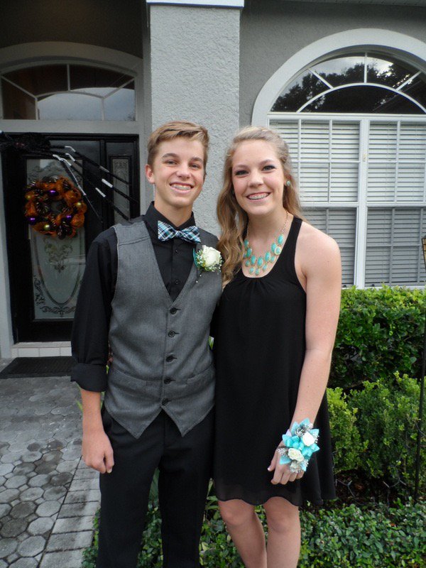 LaurylOliver's tweet image. hbd Nicholas💛 ily and hope you had the best day😽😽 #hc2013